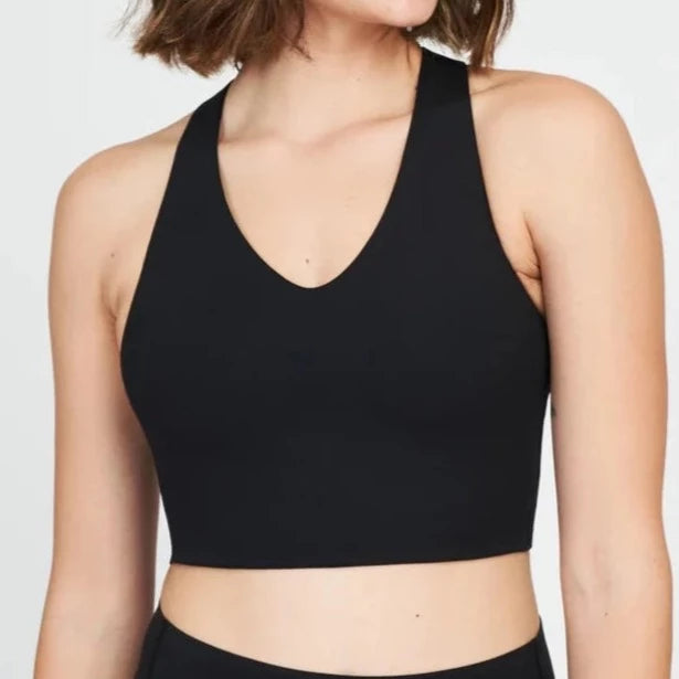 40219R Longline Medium Impact Sports Bra | Very Black