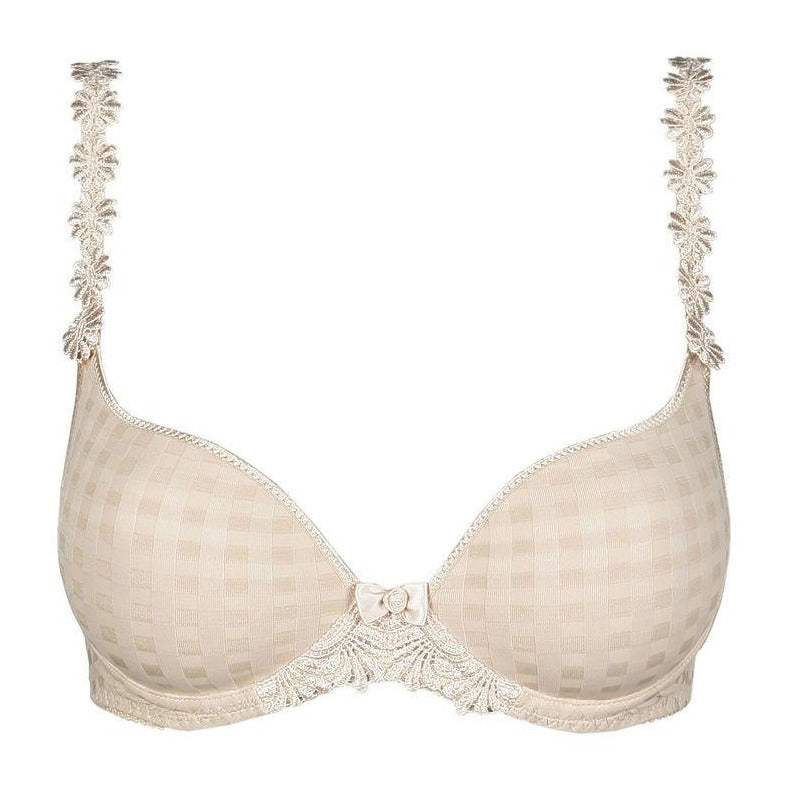 0100416CAL Avero Padded Heart Shape Bra Caffe Latte Pre-shaped padded convertible bra with heart-shaped cups. The straps can be worn over the shoulders or around the neck as a halter. The straight back with silicone band provides extra support. Caffè Latte is a light, discreet nude you simply cannot do without.