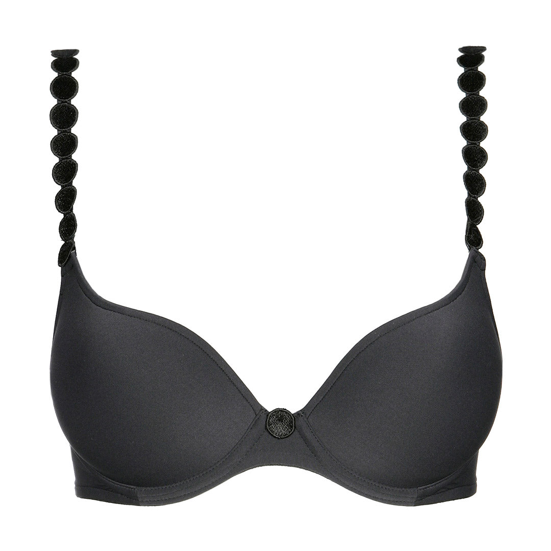 A padded bra with heart-shaped cups. The cups offer excellent coverage at the top. The bra is cut high on the upper cups and then plunges into a deep neckline between the breasts. The sheer tulle on the back is cut straight. The straps can be worn over the shoulders or around the neck. Charcoal is a soft dark-grey hue and a great alternative to black. Style: 0120826CHB 