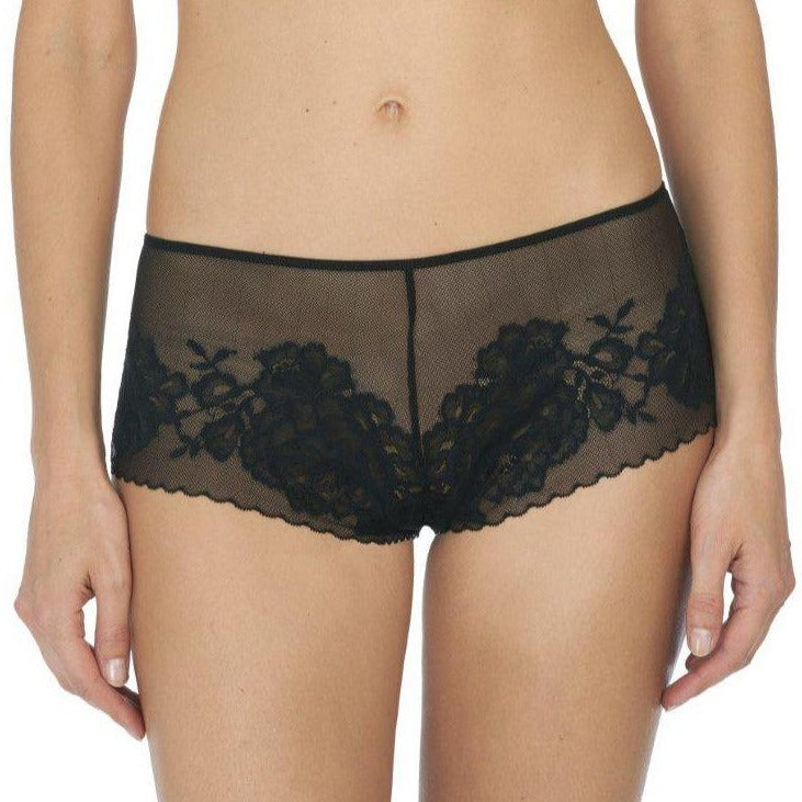 Natori 776150 Flora Girl Brief Black This beautiful floral lace with scalloped edge girl brief perfectly compliments the matching Flora Bra Mid-rise with medium rear coverage Facing elastic at waist lays flat on body Scalloped edge lace with no elastic at legs eliminates dig-ins Stretch floral lace with front, back, and side seam for shaping •	Lace: 75% Nylon, 25 % Spandex, Mesh: 84% Nylon, 16% lycra å¨Spandex, Gusset: 100% Cotton